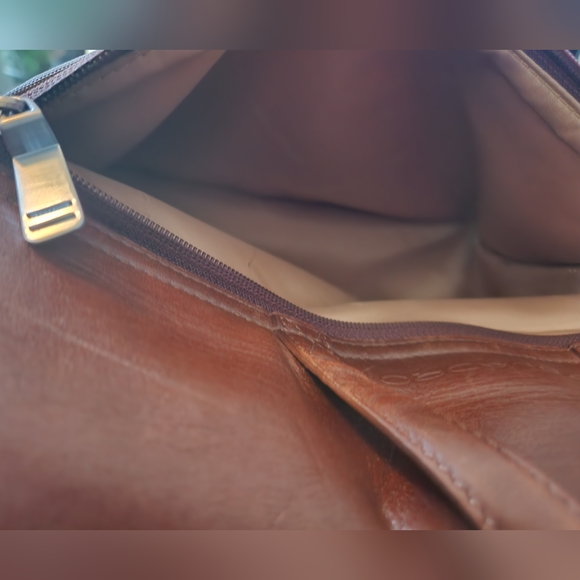 Piquadro fine leather Brown Laptop, business, messenger, bag. Rare find. - Picture 16 of 16